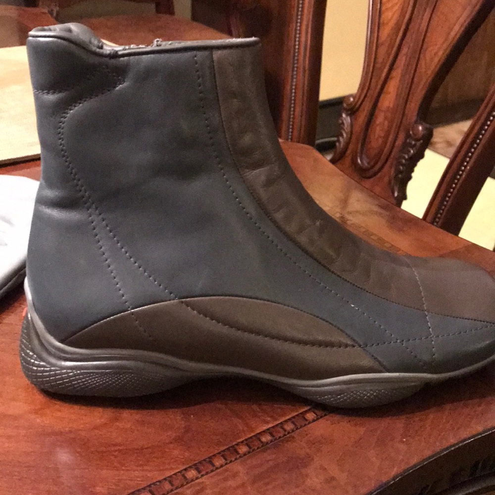 Prada booties - Picture 4 of 7